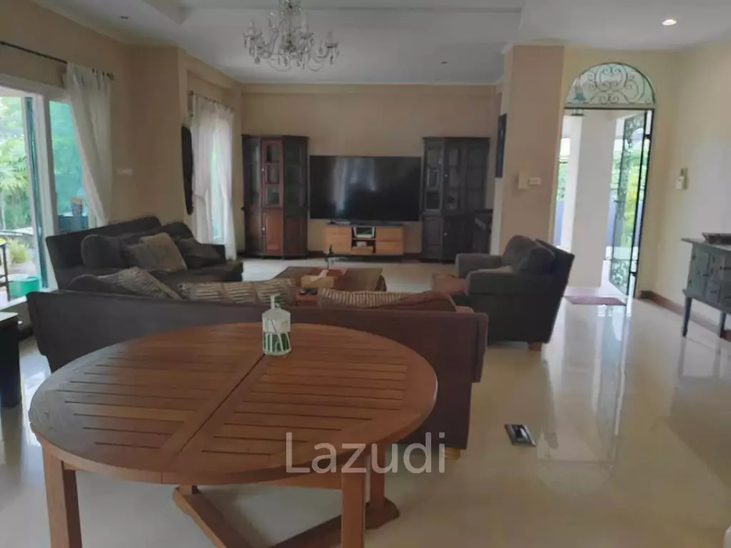 5bed 5bath pool villa for rent