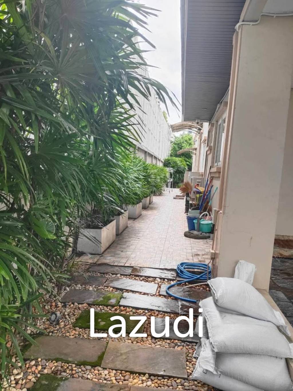 5bed 5bath pool villa for rent