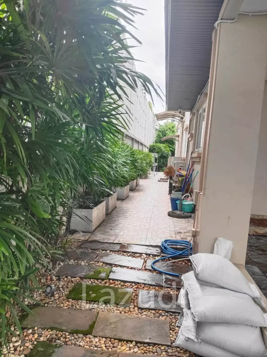 5bed 5bath pool villa for rent