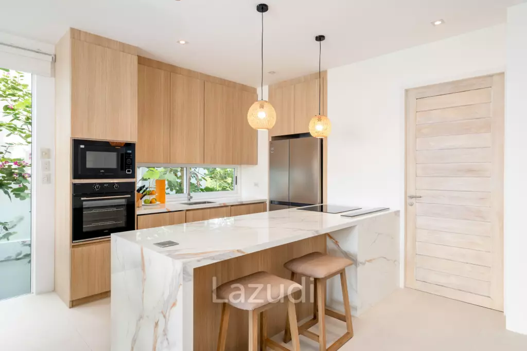 Newly Renovated 4-Bed Villa with Sea and Sunset Views