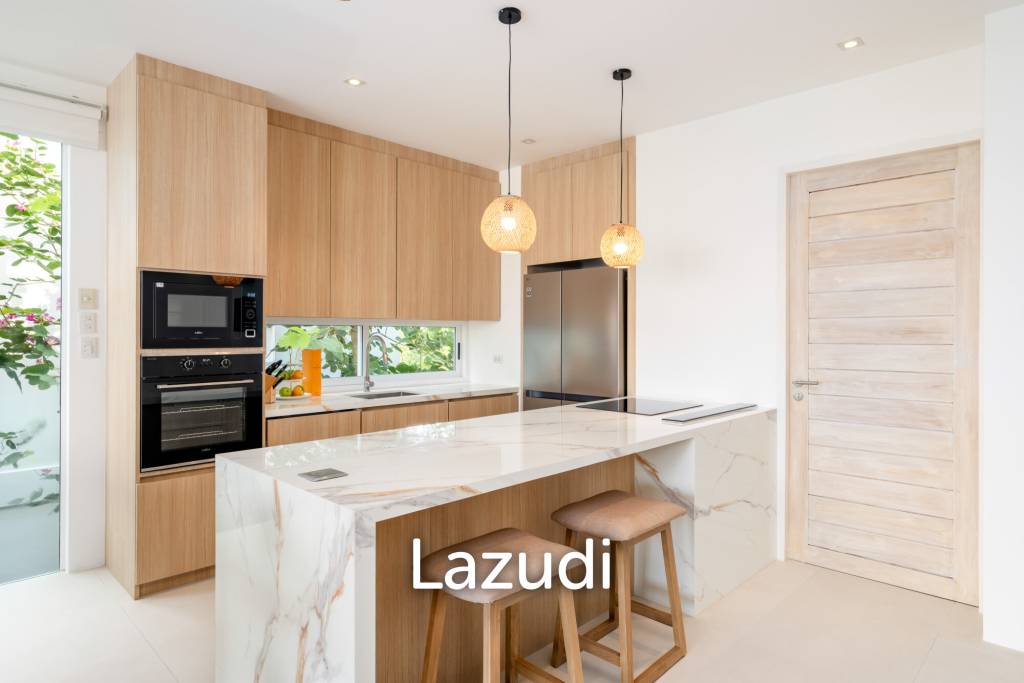 Newly Renovated 4-Bed Villa with Sea and Sunset Views