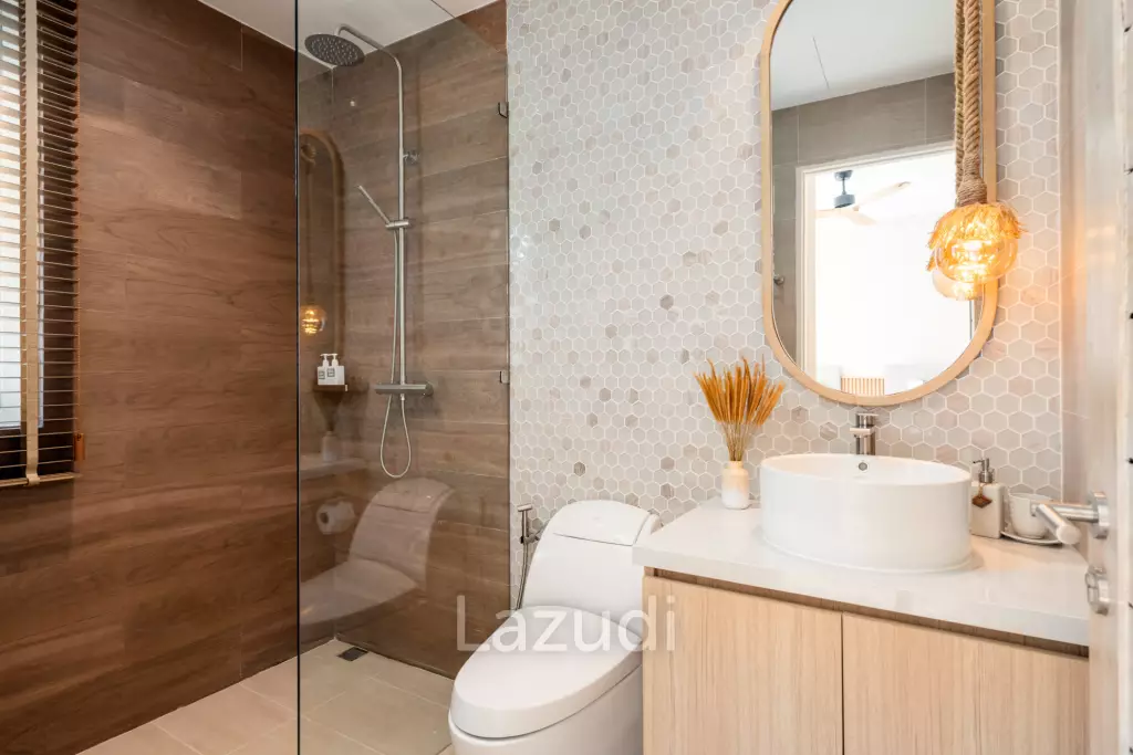 Newly Renovated 4-Bed Villa with Sea and Sunset Views
