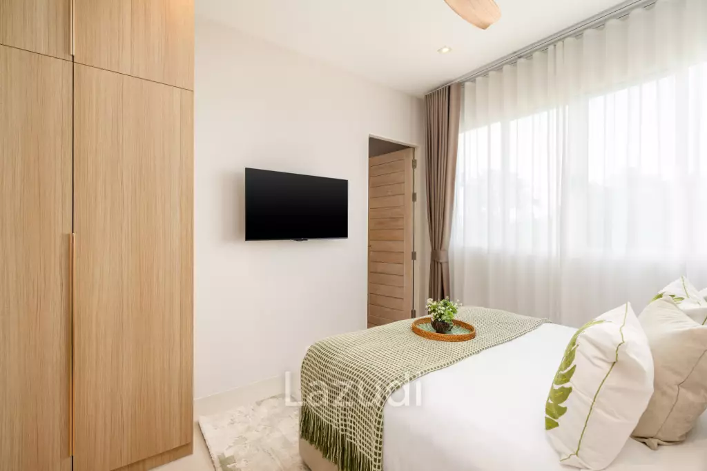 Newly Renovated 4-Bed Villa with Sea and Sunset Views