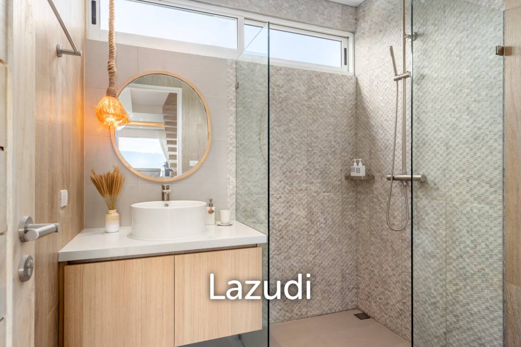 Newly Renovated 4-Bed Villa with Sea and Sunset Views