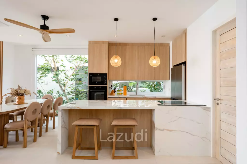 Newly Renovated 4-Bed Villa with Sea and Sunset Views