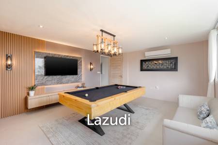 Newly Renovated 4-Bed Villa with Sea and Sunset Views