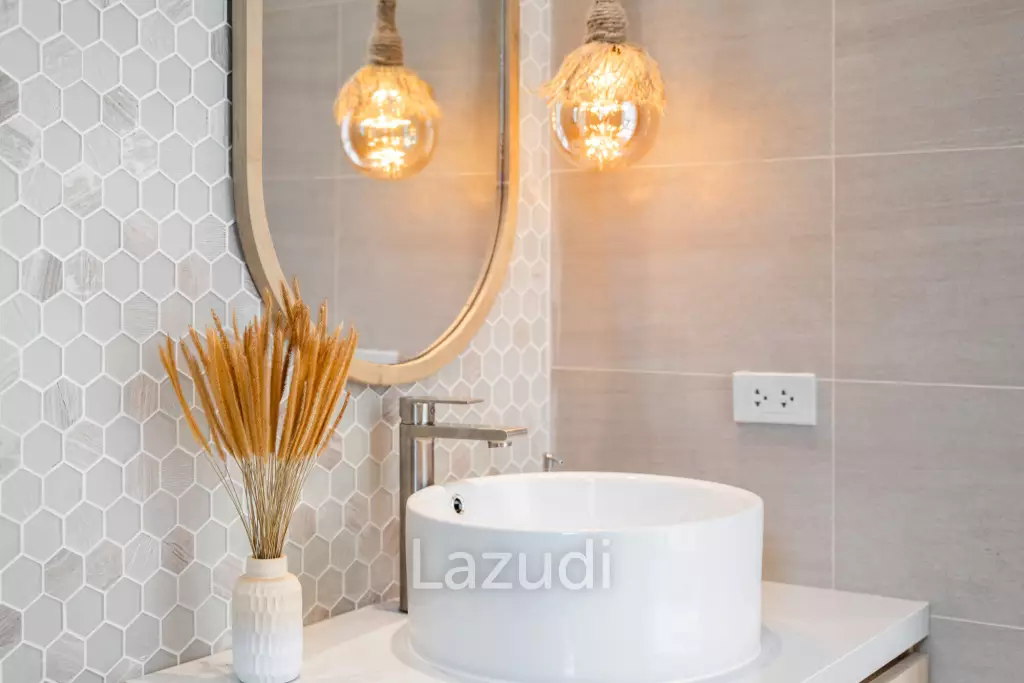 Newly Renovated 4-Bed Villa with Sea and Sunset Views
