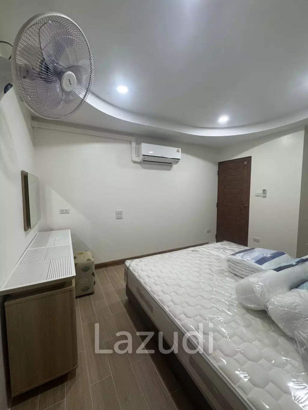 44 SQ.M. 1 Bedroom Condo For Rent At Condotel