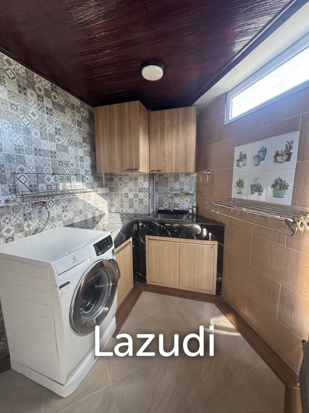 44 SQ.M. 1 Bedroom Condo For Rent At Condotel