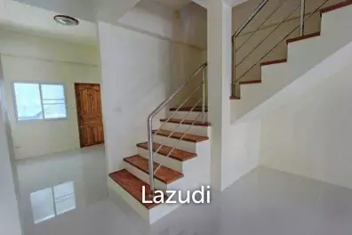 ขายทาวน์โฮม 2 ชั้น 2 ห้องนอน โมเดิร์น ที่ใจกลางเมืองเชียงราย