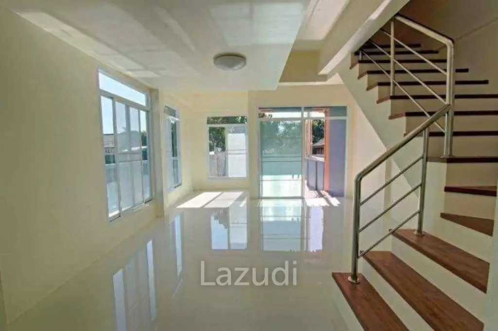 2 Bedrooms 2 Storey Modern Townhome in Chiang Rai