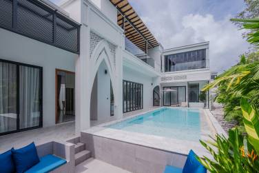 Modern 5-Bedroom Villa in Si Sunthon Thailand