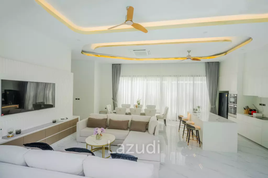 Modern 5-Bedroom Villa in Si Sunthon Thailand