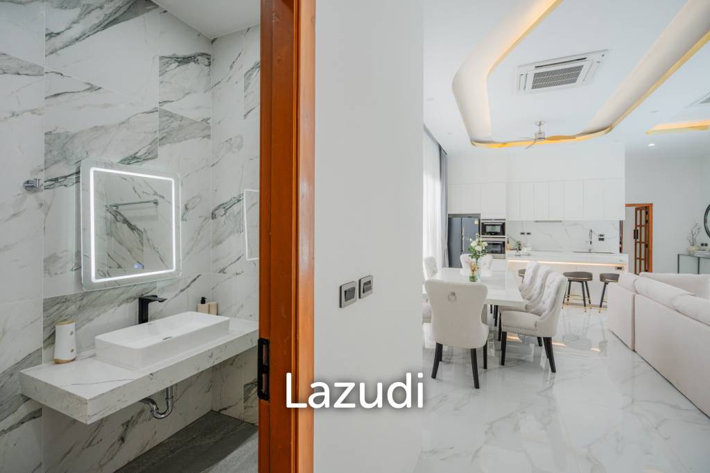 Modern 5-Bedroom Villa in Si Sunthon Thailand