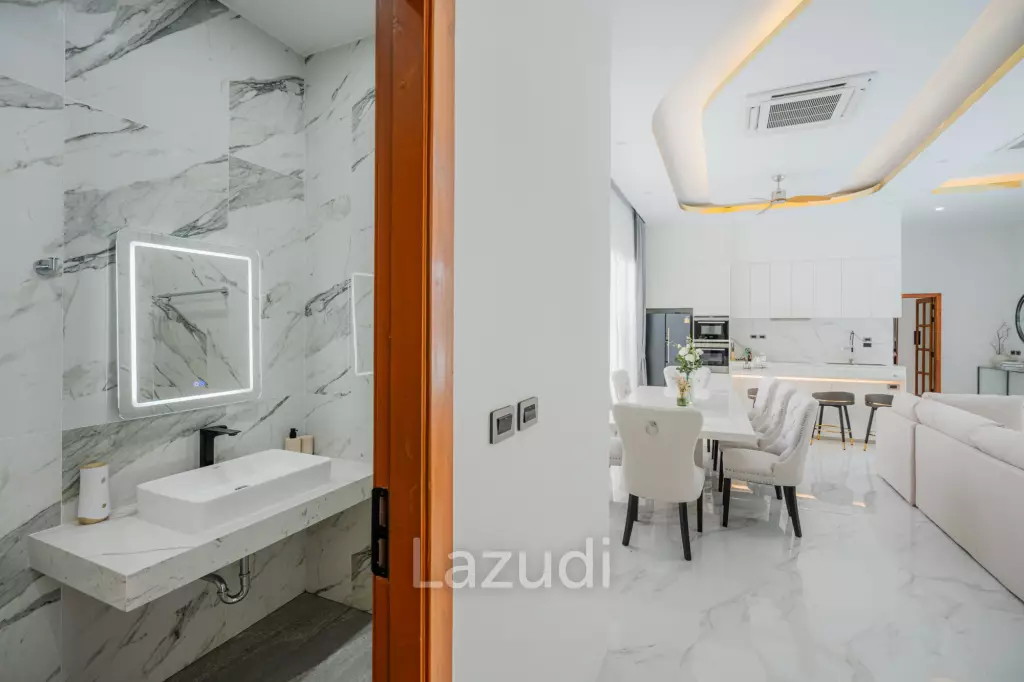 Modern 5-Bedroom Villa in Si Sunthon Thailand