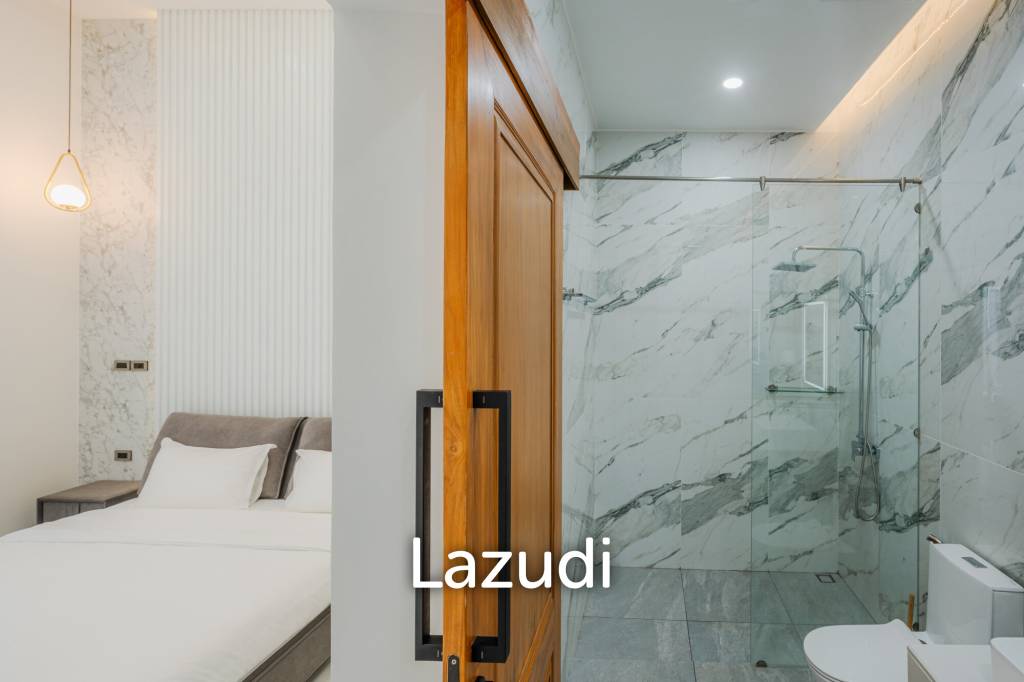 Modern 5-Bedroom Villa in Si Sunthon Thailand