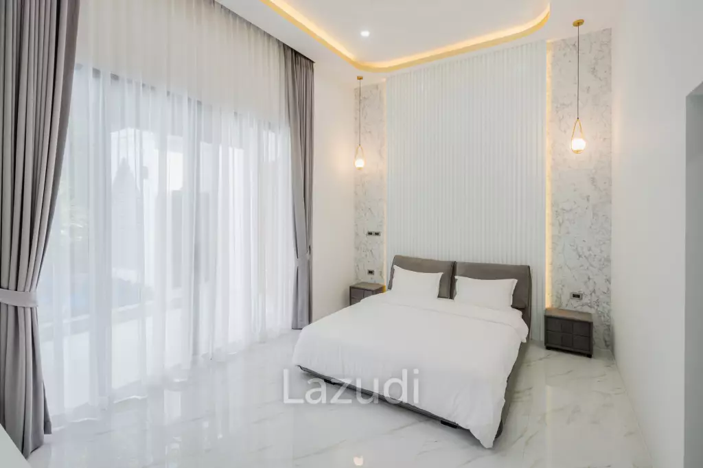 Modern 5-Bedroom Villa in Si Sunthon Thailand