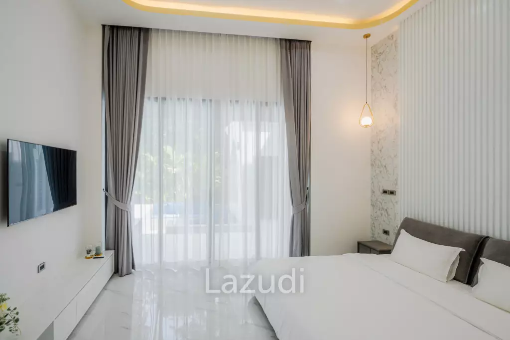 Modern 5-Bedroom Villa in Si Sunthon Thailand