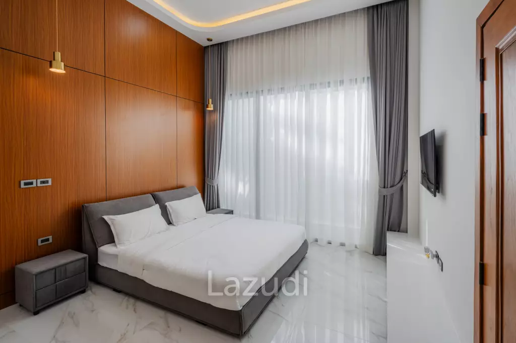 Modern 5-Bedroom Villa in Si Sunthon Thailand