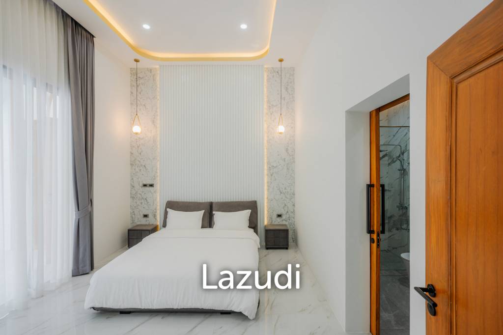 Modern 5-Bedroom Villa in Si Sunthon Thailand