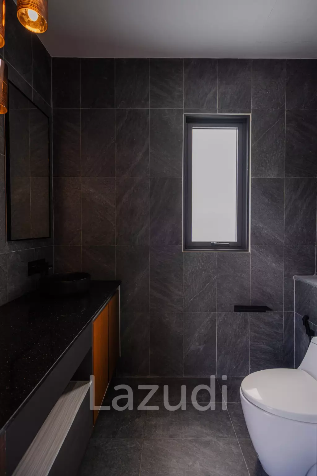 Modern 5-Bedroom Villa in Si Sunthon Thailand