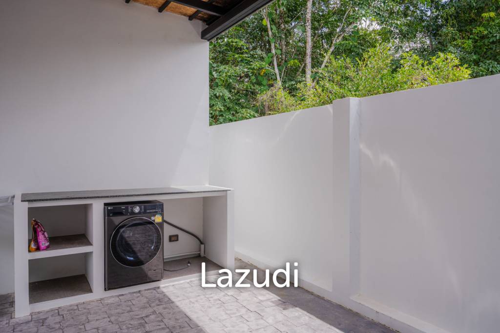Modern 5-Bedroom Villa in Si Sunthon Thailand