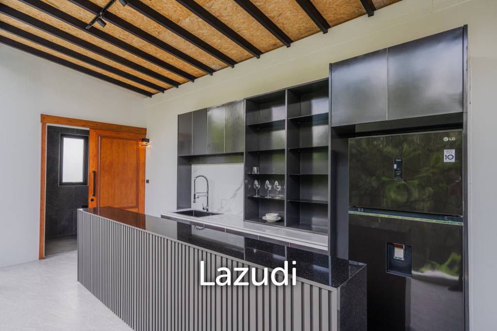 Modern 5-Bedroom Villa in Si Sunthon Thailand