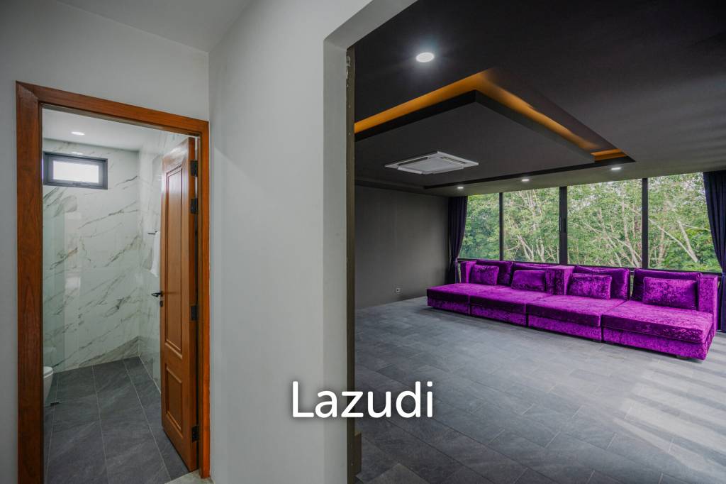 Modern 5-Bedroom Villa in Si Sunthon Thailand