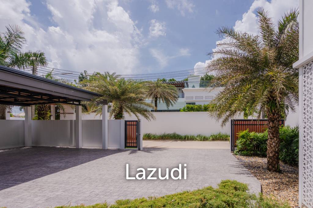 Modern 5-Bedroom Villa in Si Sunthon Thailand