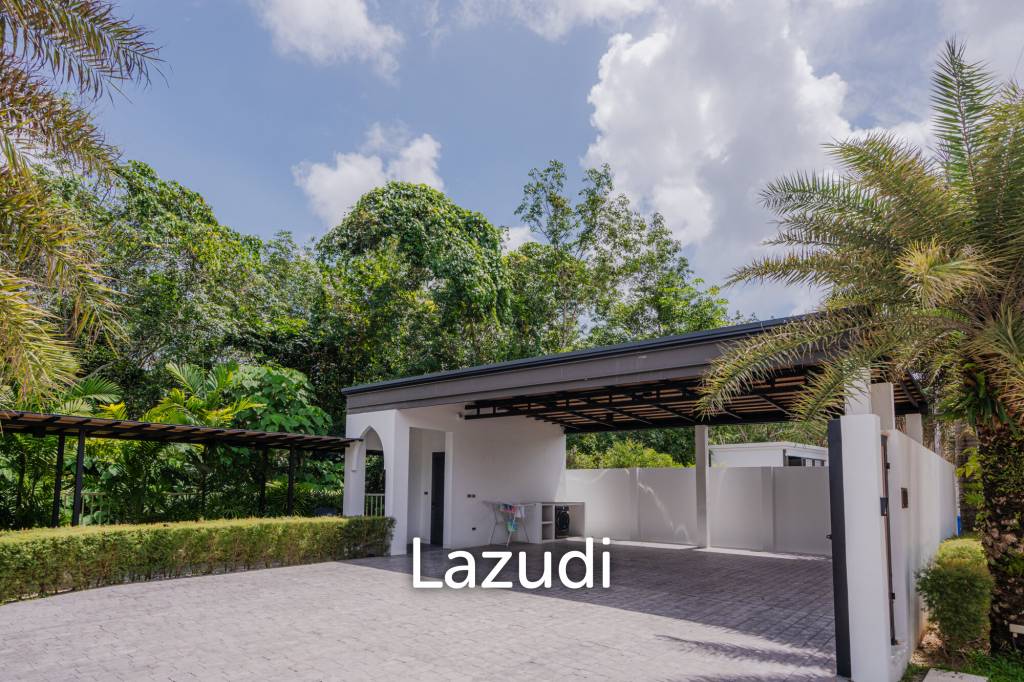 Modern 5-Bedroom Villa in Si Sunthon Thailand