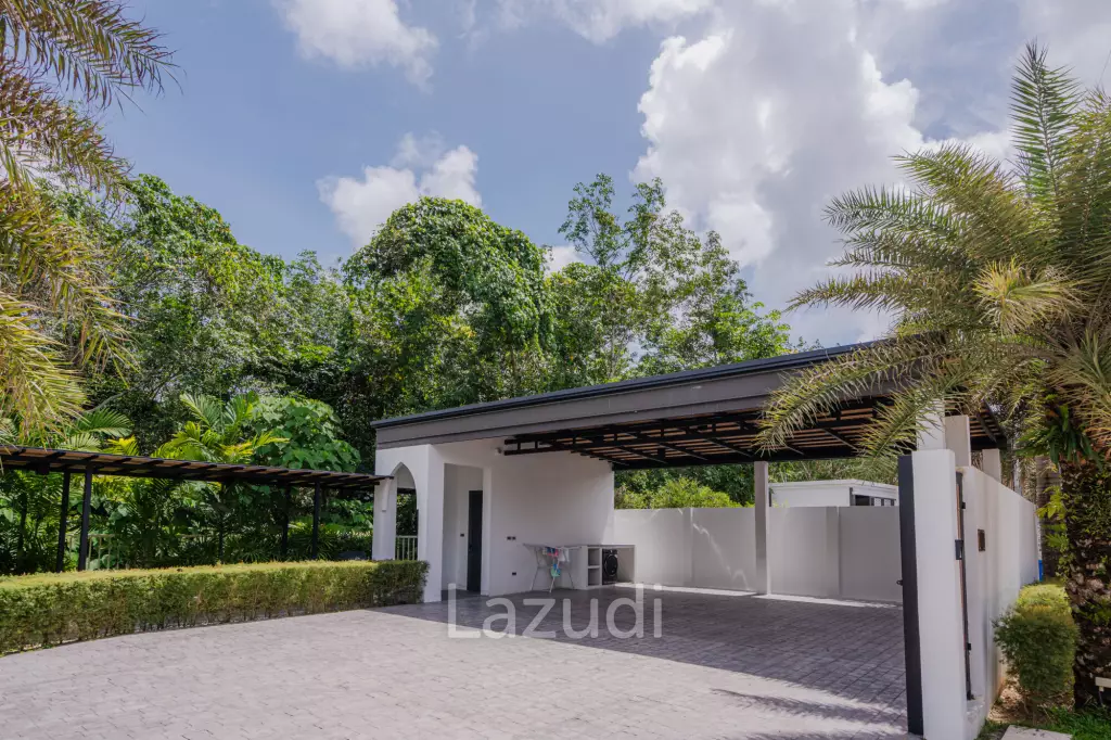 Modern 5-Bedroom Villa in Si Sunthon Thailand