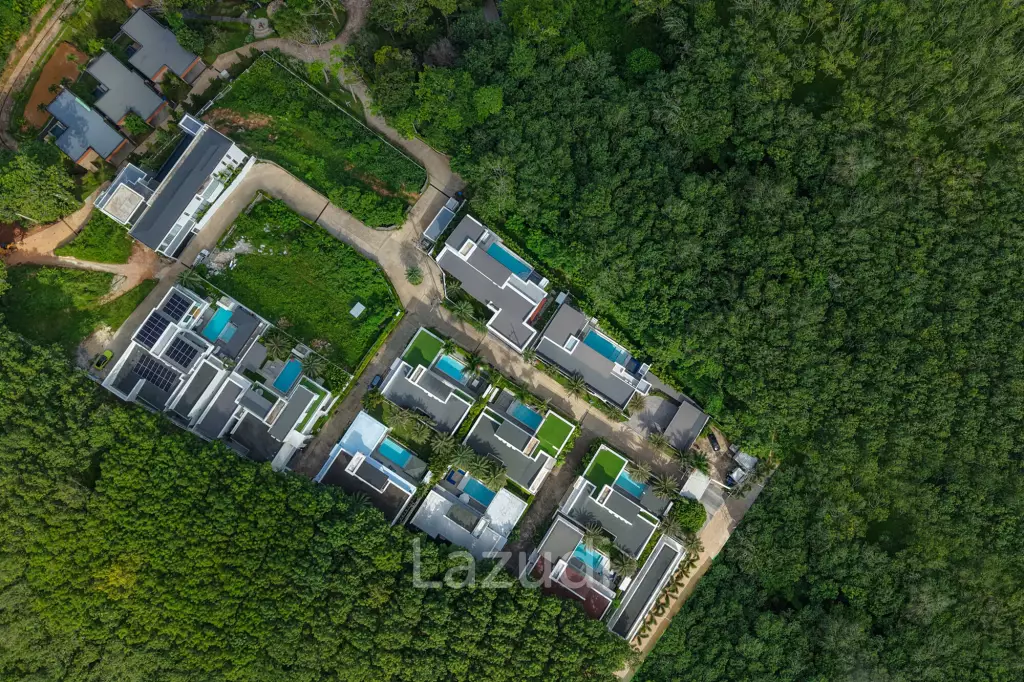 Modern 5-Bedroom Villa in Si Sunthon Thailand