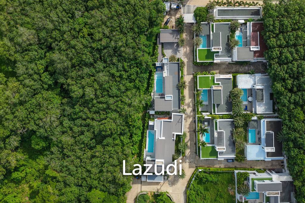 Modern 5-Bedroom Villa in Si Sunthon Thailand