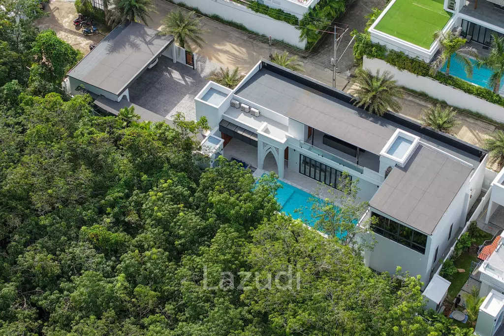 Modern 5-Bedroom Villa in Si Sunthon Thailand
