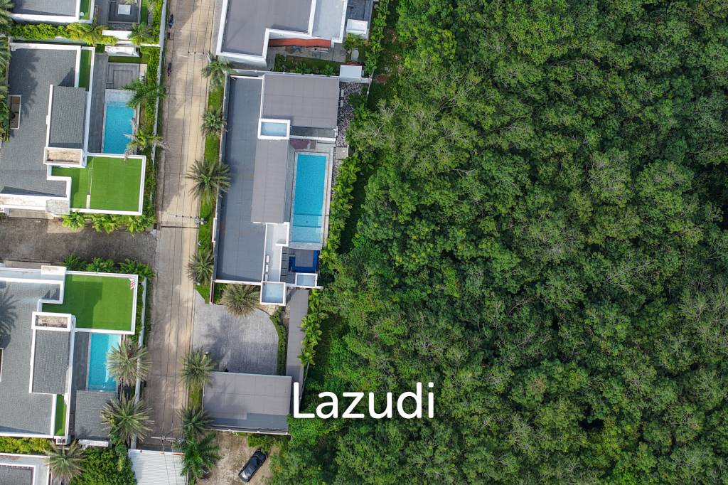 Modern 5-Bedroom Villa in Si Sunthon Thailand