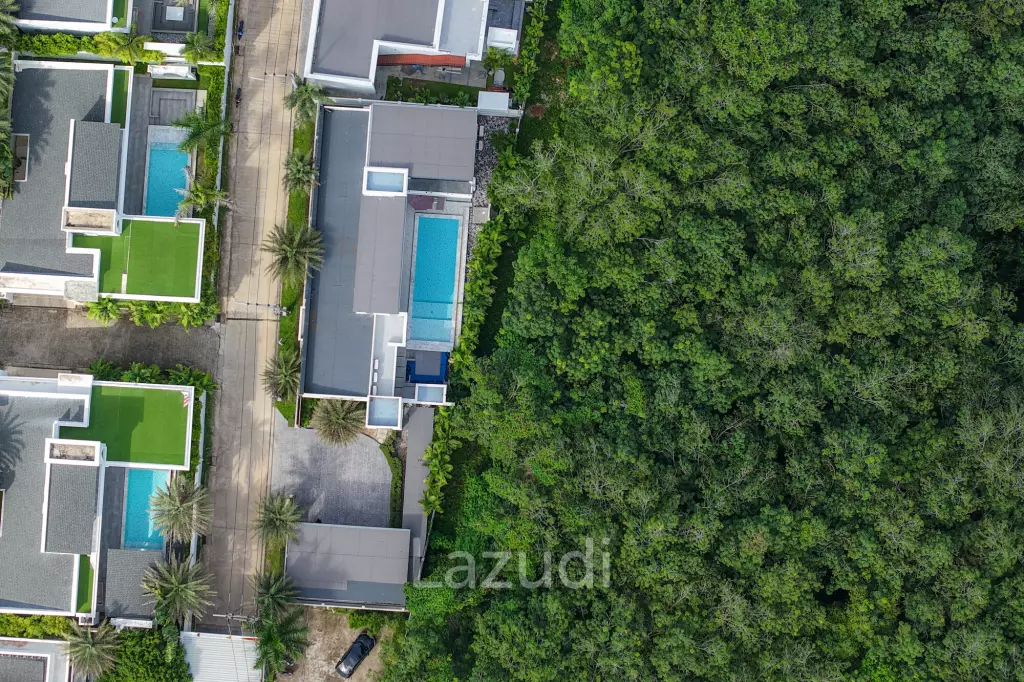 Modern 5-Bedroom Villa in Si Sunthon Thailand