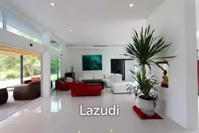 OM DOMUS : Well-built Modern 5 Bed Pool Villa