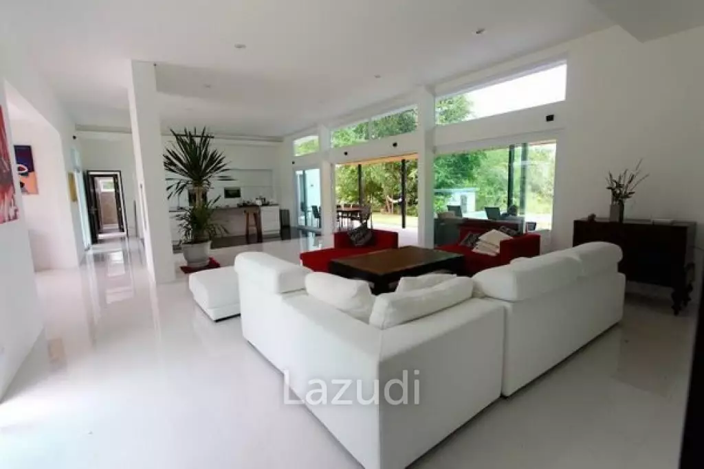 OM DOMUS : Well-built Modern 5 Bed Pool Villa