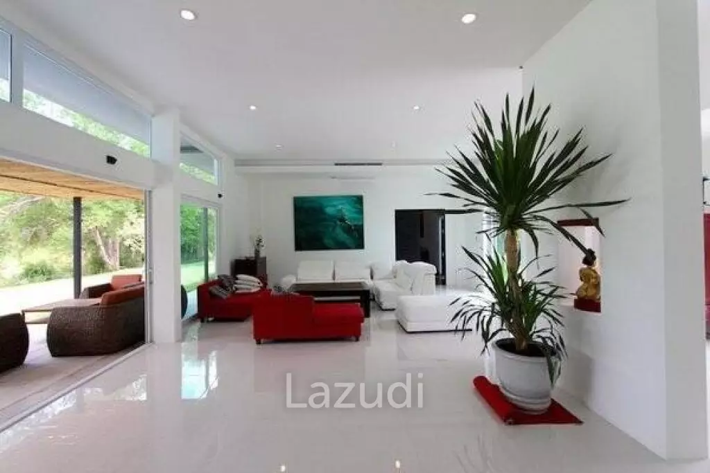OM DOMUS : Well-built Modern 5 Bed Pool Villa