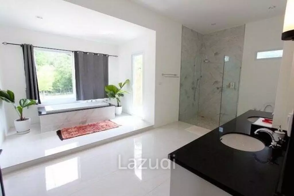 OM DOMUS : Well-built Modern 5 Bed Pool Villa