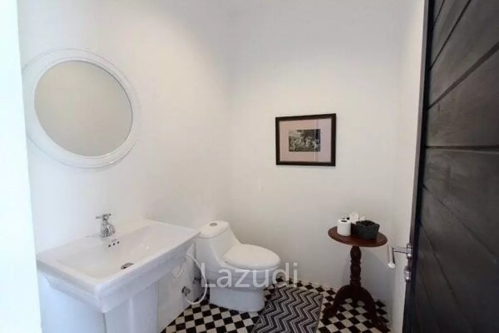 OM DOMUS : Well-built Modern 5 Bed Pool Villa
