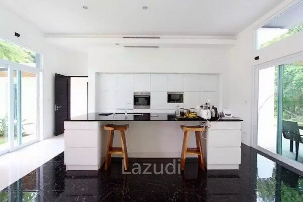 OM DOMUS : Well-built Modern 5 Bed Pool Villa