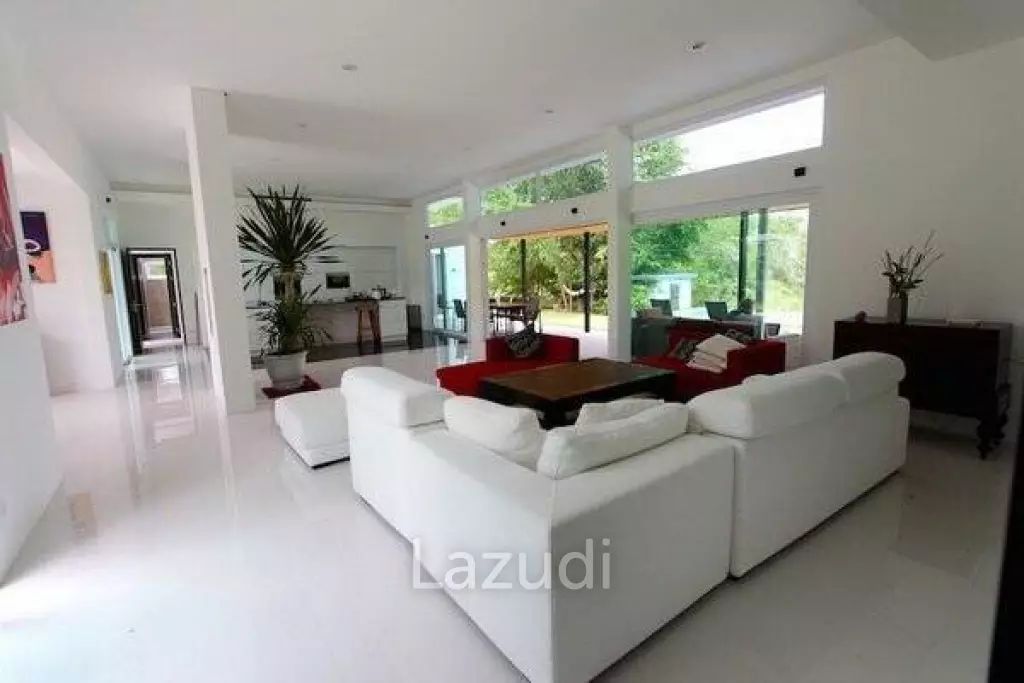OM DOMUS : Well-built Modern 5 Bed Pool Villa