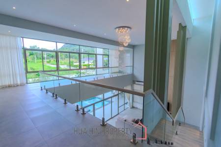 4 Bed 5 Bath 550 SQ,M Baan View Khao