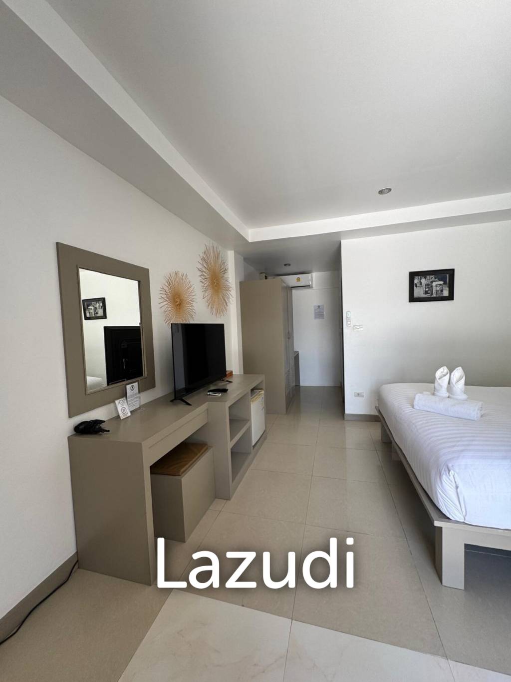 Prime Investment: Highly-Rated Turnkey Hotel, 200m from Mae Nam Beach