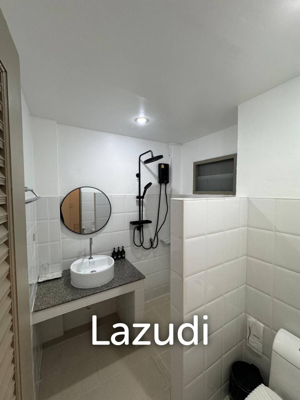 Prime Investment: Highly-Rated Turnkey Hotel, 200m from Mae Nam Beach