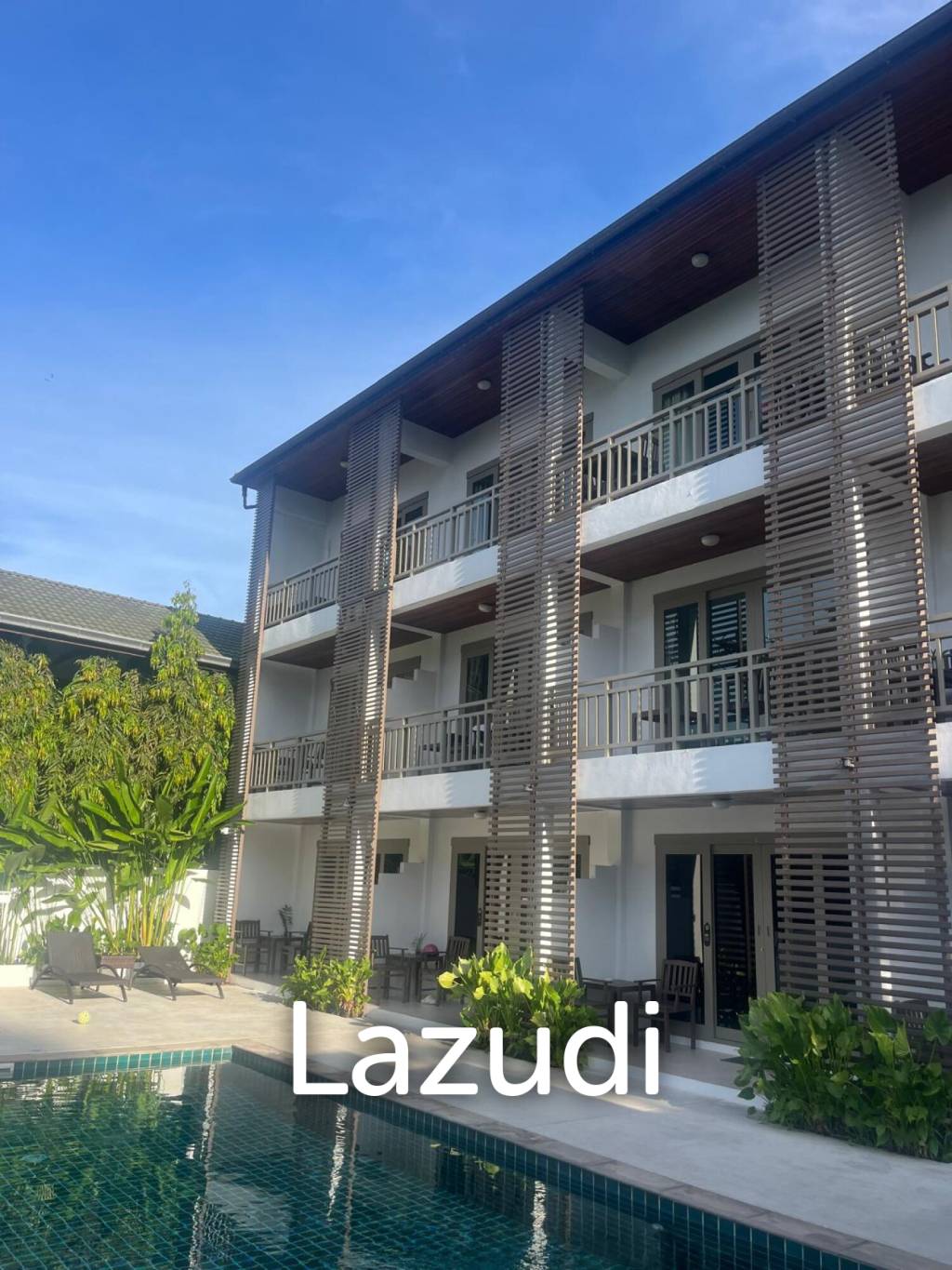 Prime Investment: Highly-Rated Turnkey Hotel, 200m from Mae Nam Beach