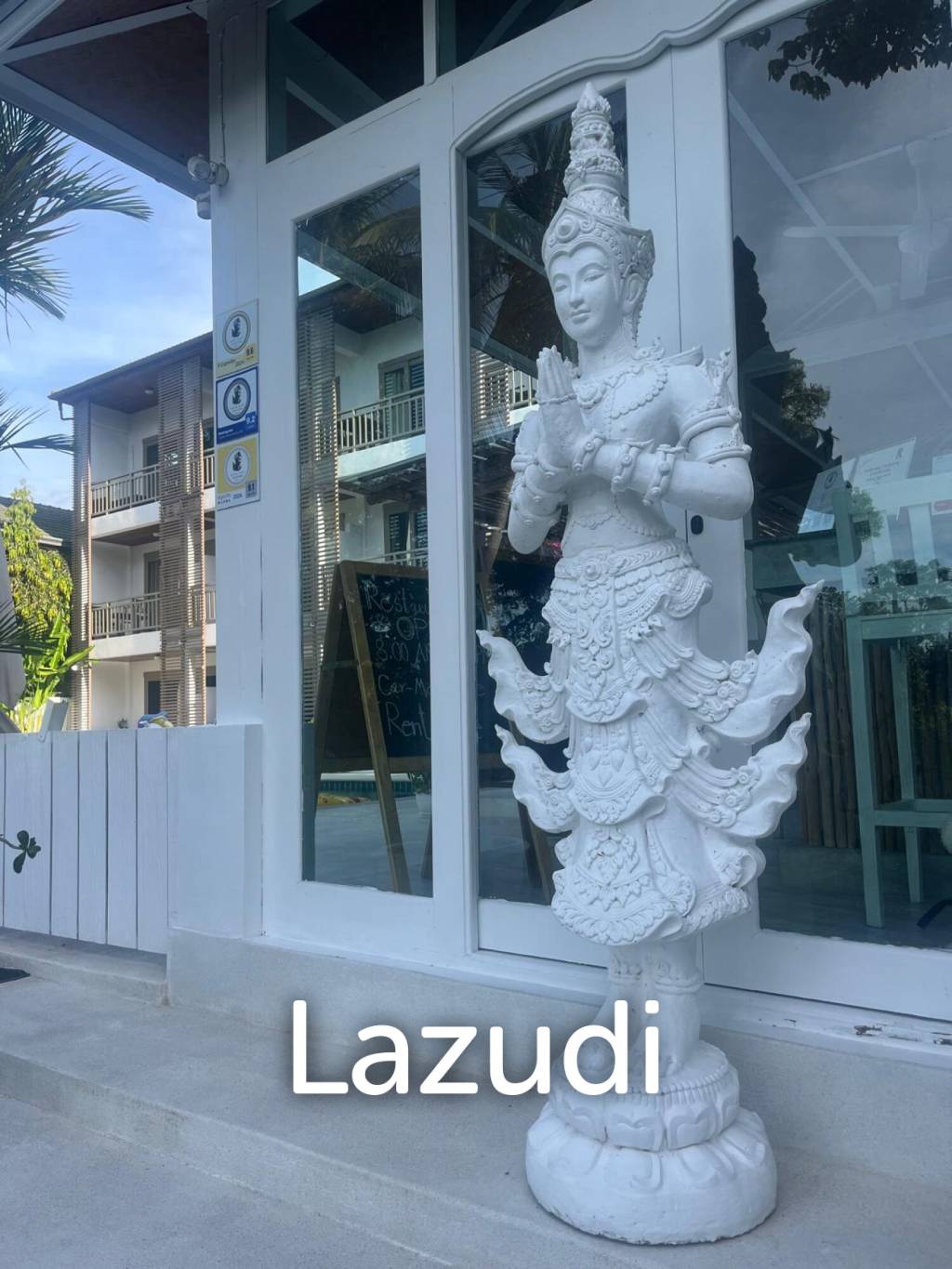 Prime Investment: Highly-Rated Turnkey Hotel, 200m from Mae Nam Beach