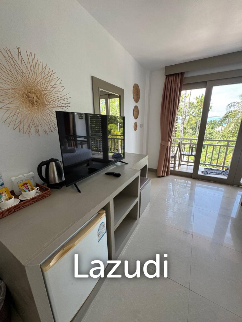 Prime Investment: Highly-Rated Turnkey Hotel, 200m from Mae Nam Beach