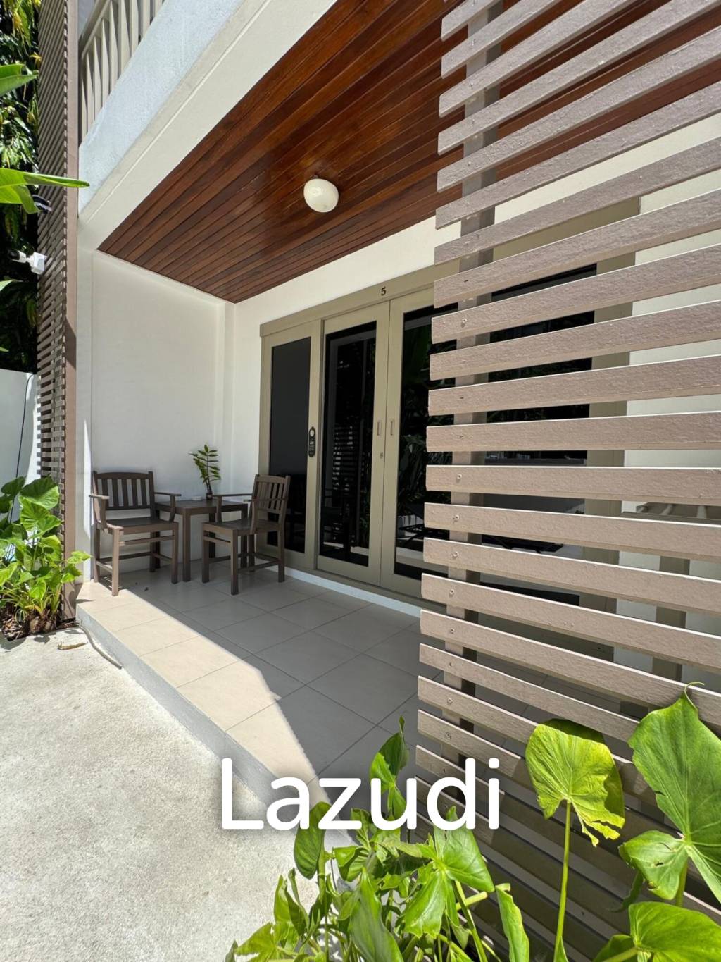 Prime Investment: Highly-Rated Turnkey Hotel, 200m from Mae Nam Beach